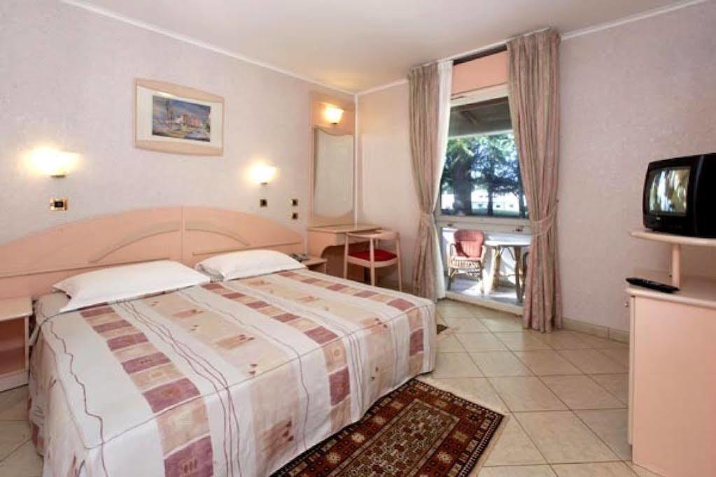 Garden Suites Park Plava Laguna Poreč Extérieur photo