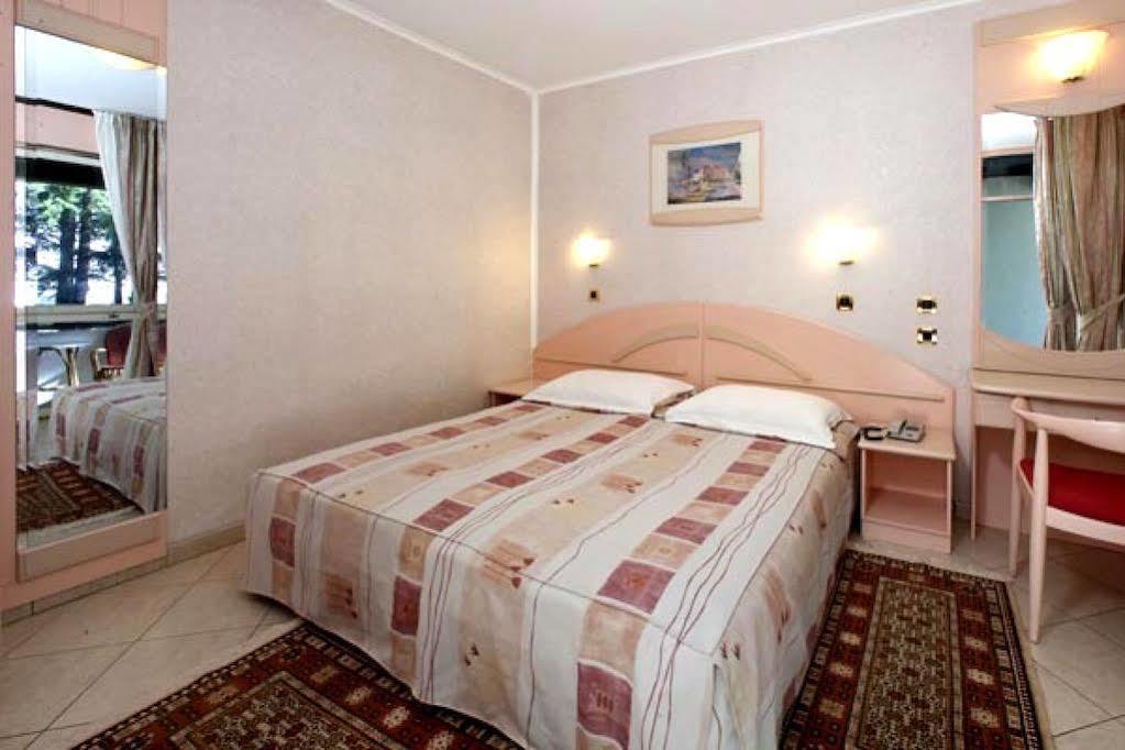Garden Suites Park Plava Laguna Poreč Extérieur photo